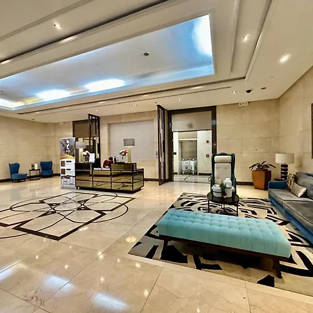 Modern Condo At The Venice Luxury Mckinley Hill