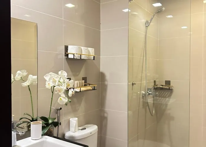 Modern At The Venice Luxury Mckinley Hill *