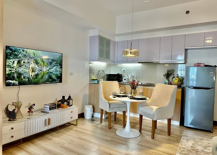 Aparthotel Modern At The Venice Luxury Mckinley Hill *